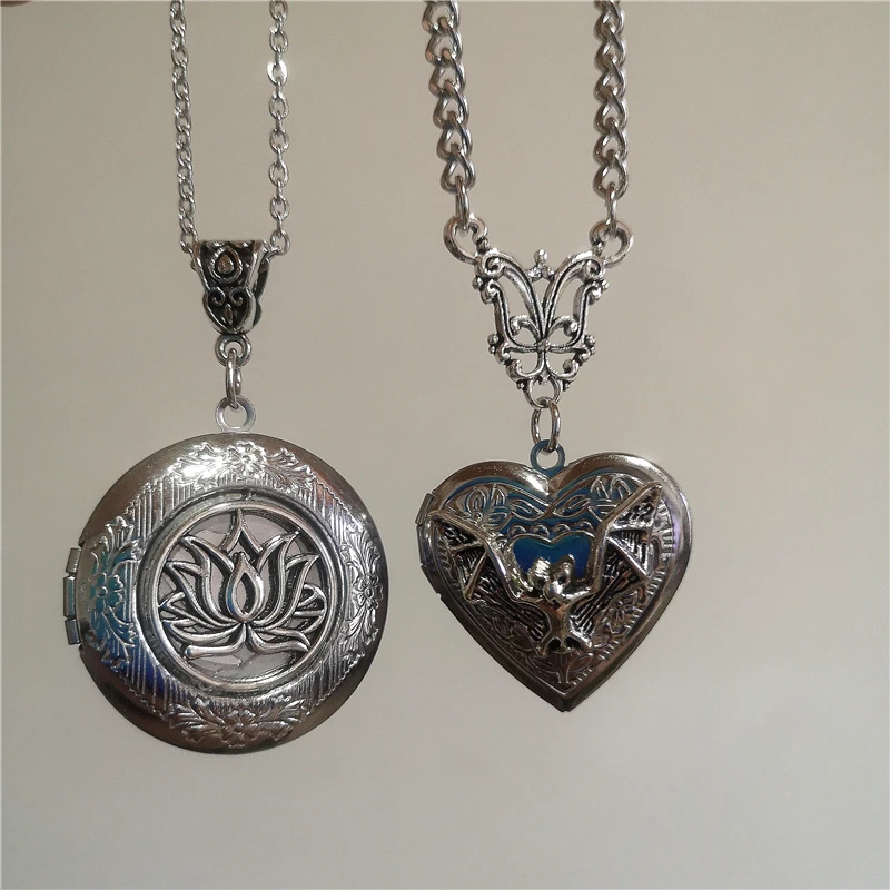Vintage Y2K Goth Punk Silberfarbene Fledermaus-Herz-Medaillon Fotoanhänger Halskette für Frauen Männer Charm Grunge Schmuck Accessoires