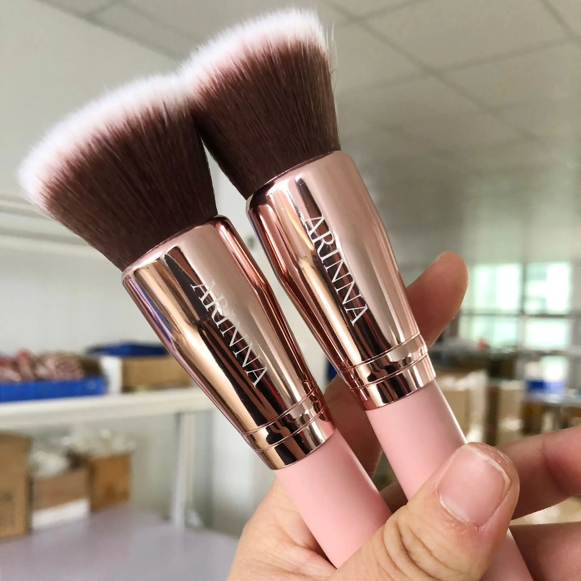 Single Powder Makeup Brush Blush Custom Logo Bronzer Soft Bristles Vegan Flat Contour Brush Basic Black Pink Rose Gold