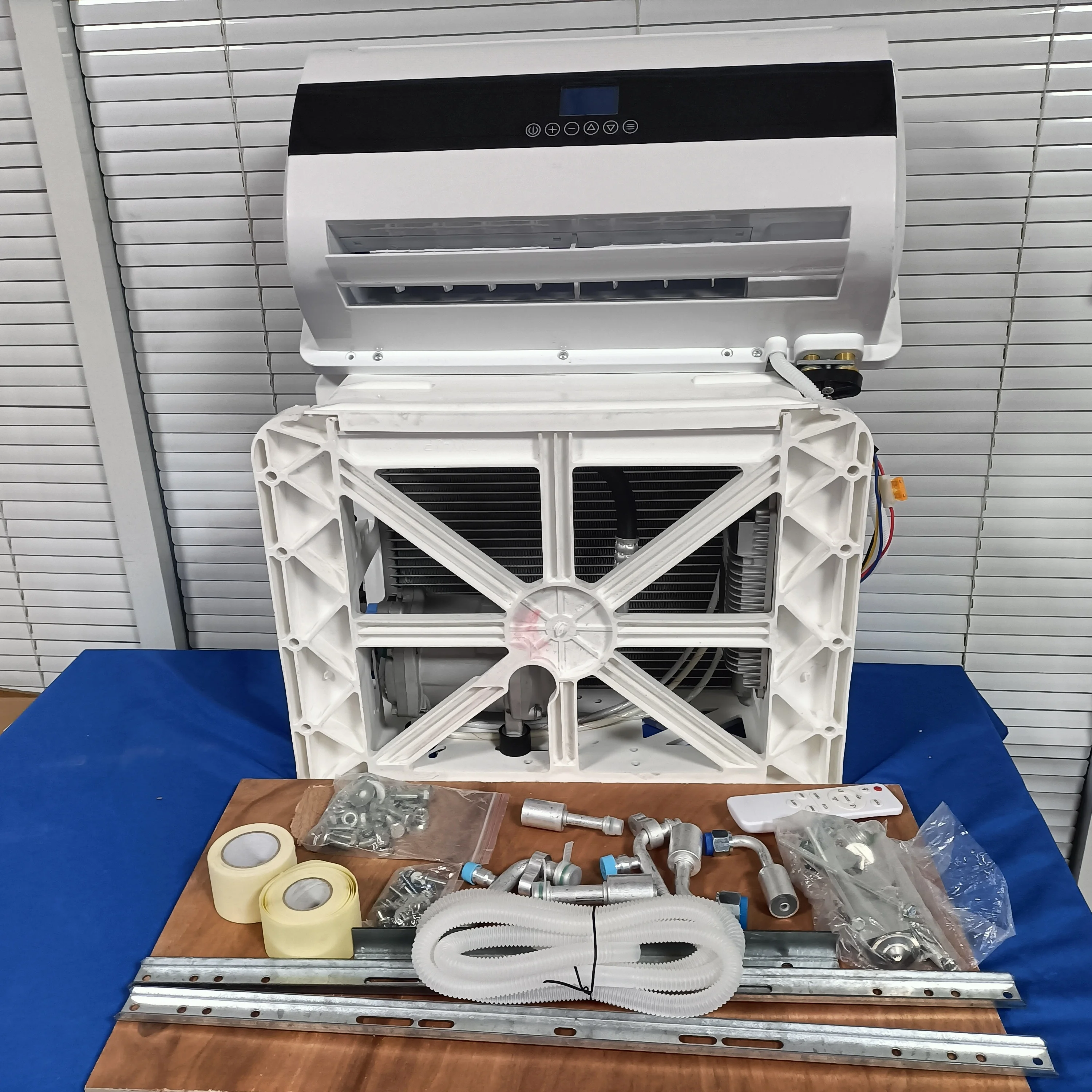 Condizionatori d'aria divisi da 12 V, aria condizionata da 24 Volt per auto, camper, camion, barche