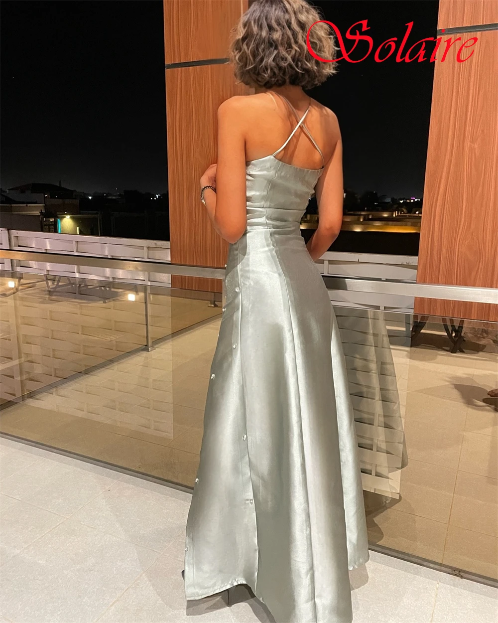 Maßgeschneiderte sexy trägerlose Ballkleider mit seitlichem Schlitz, elegantes Satin-Abendkleid, klassische, ärmellose, maßgeschneiderte Anlasskleider