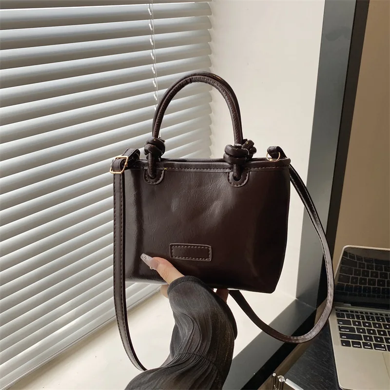 

Simple Solid Color PU Leather Shoulder Bags for Women Autumn Large Capacity Ladies Crossbody Bag Vintage Female Bucket Handbags