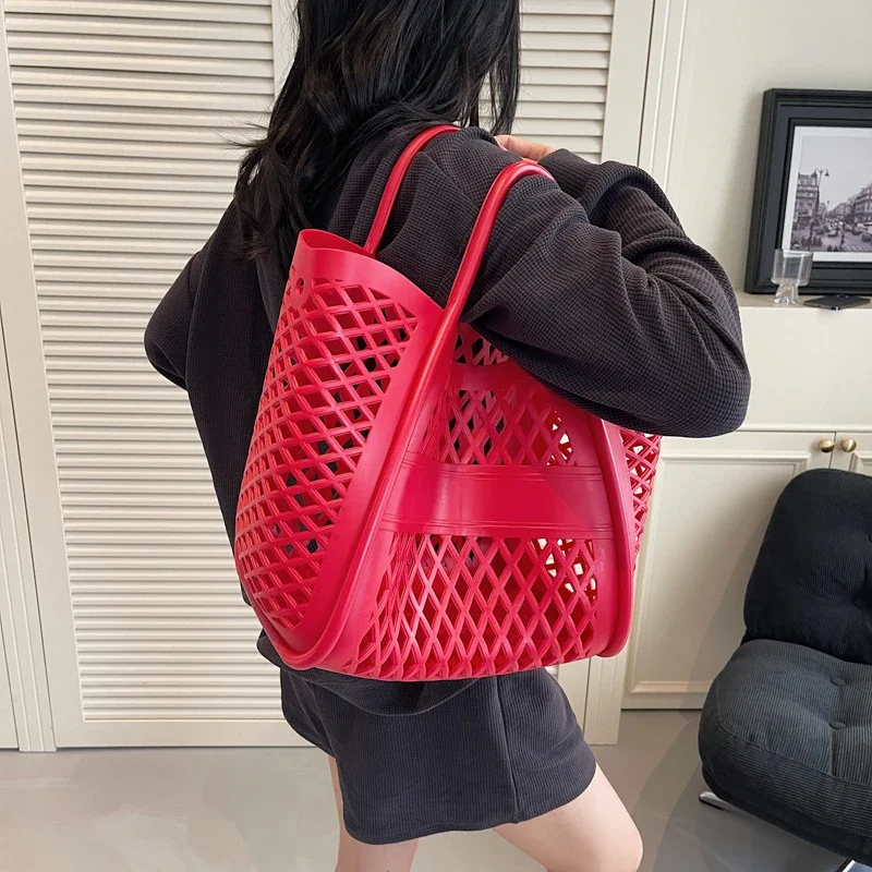 

Trendy Crossbody-Bag For Ladies, High-Quality Leather Handbags By Famous Designer, Popular Shoulder Bag Option