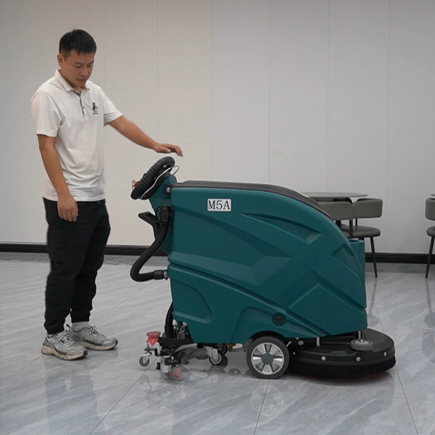 

M5A Промышленная 20-дюймовая система вытяжения с щеткой, машина для очистки скруббера для пола