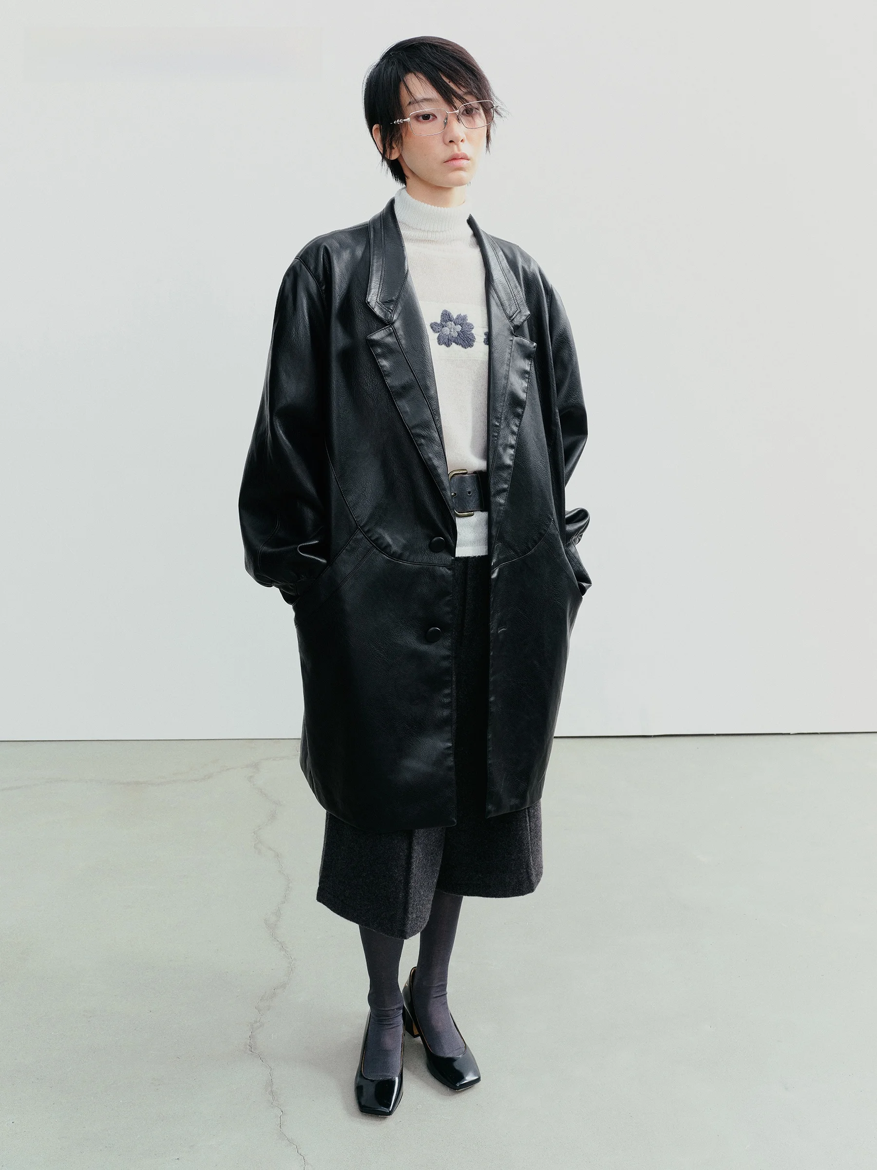 VERMO ソフトレザーワイドショルダースーツジャケットレトロシルエット優しいアウターウェアニュートラルスタイルルーズフィットPUレザーコート