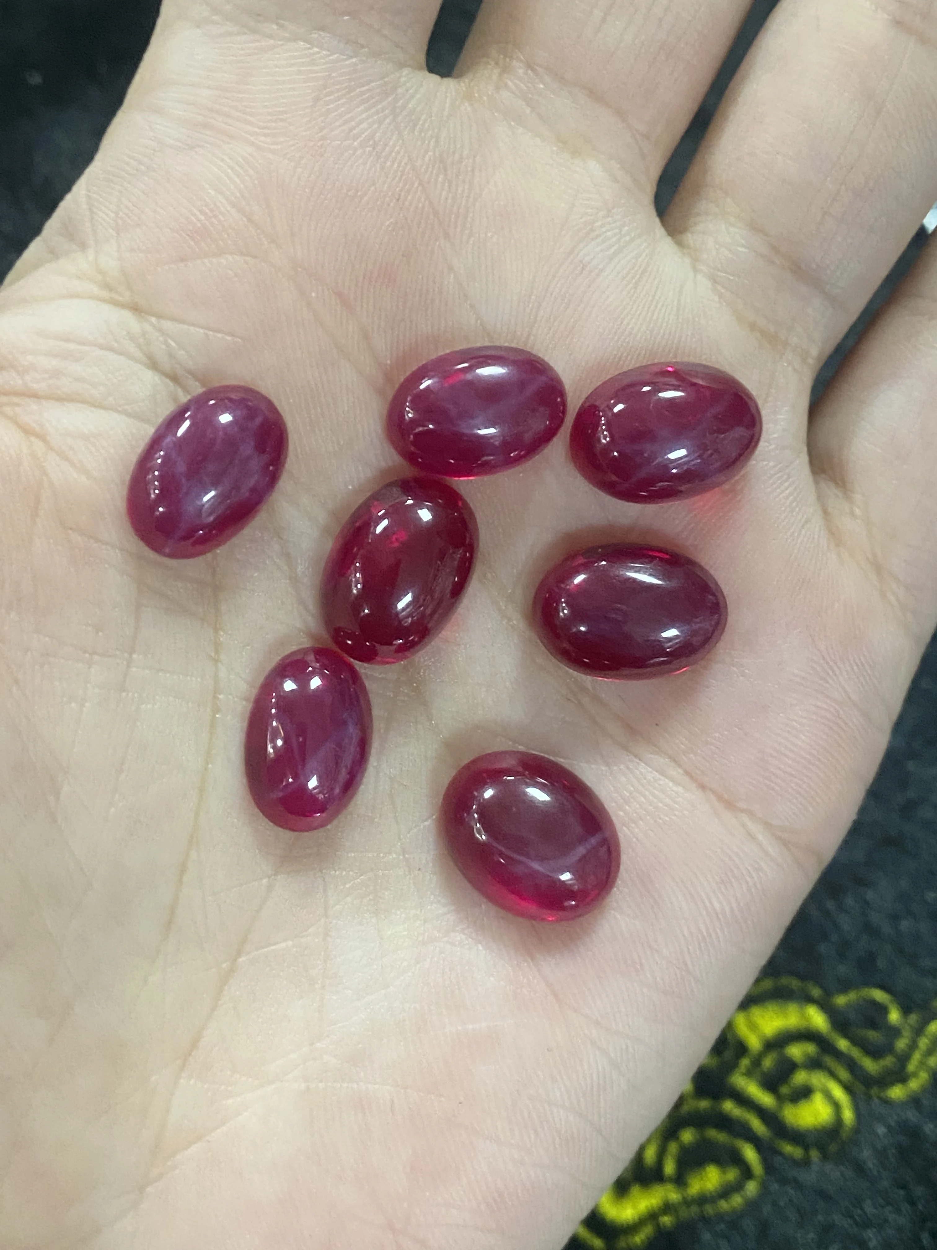 

1pcs/lot Natural Star Ruby oval color Pretty Crystal clear Exquisite workmanship Used to set pendants ring