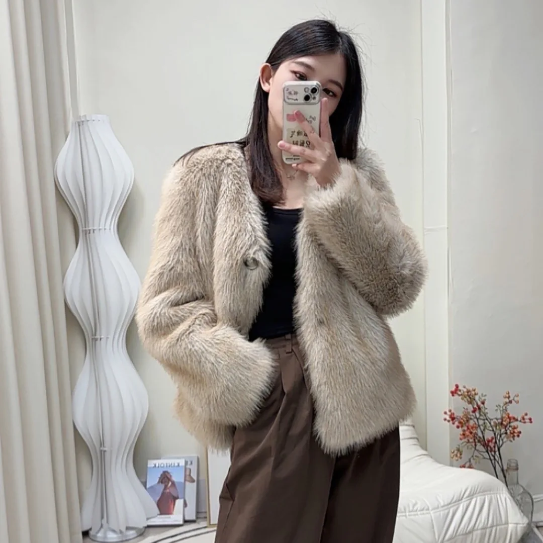 

Eco-friendly wool two-color imitation Tuscan fur large V-neck regular fur jacket