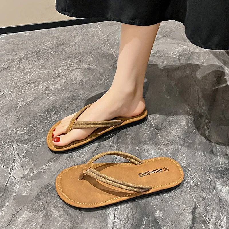 2024 New Fashion Solid Color Summer Flip-flops Outdoor Beach Flip-flops Men's Fashion Home Anti-slip Zapatillas Mujer Rubber