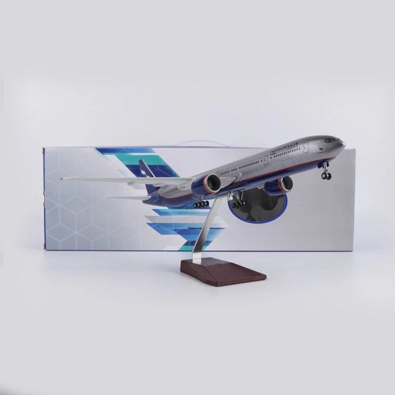 47cm 1/157 Maßstab B777 Flugzeugmodell Russland AEROFLOT Airways mit Beleuchtung & Rädern Druckguss-Plastikmodellbausatz Schreibtischdekoration