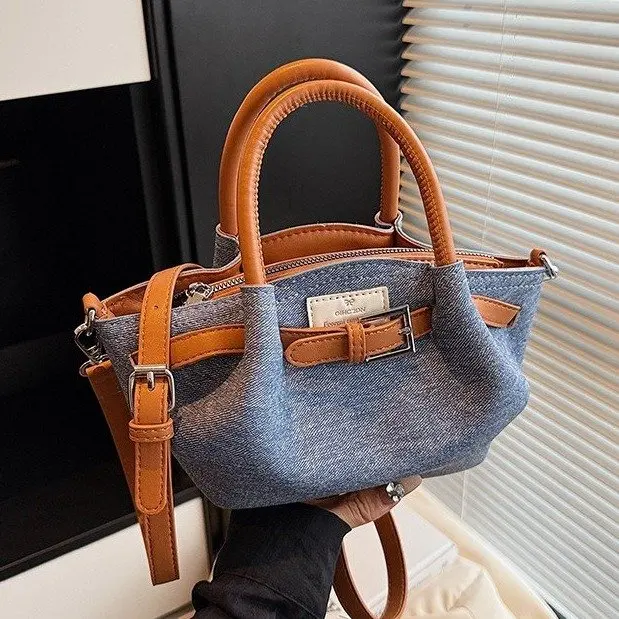 

2025 женская джинсовая сумка-мессенджер, большая вместительная нишевая дизайнерская повседневная плиссированная сумка через плечо, легкая портативная модная сумка