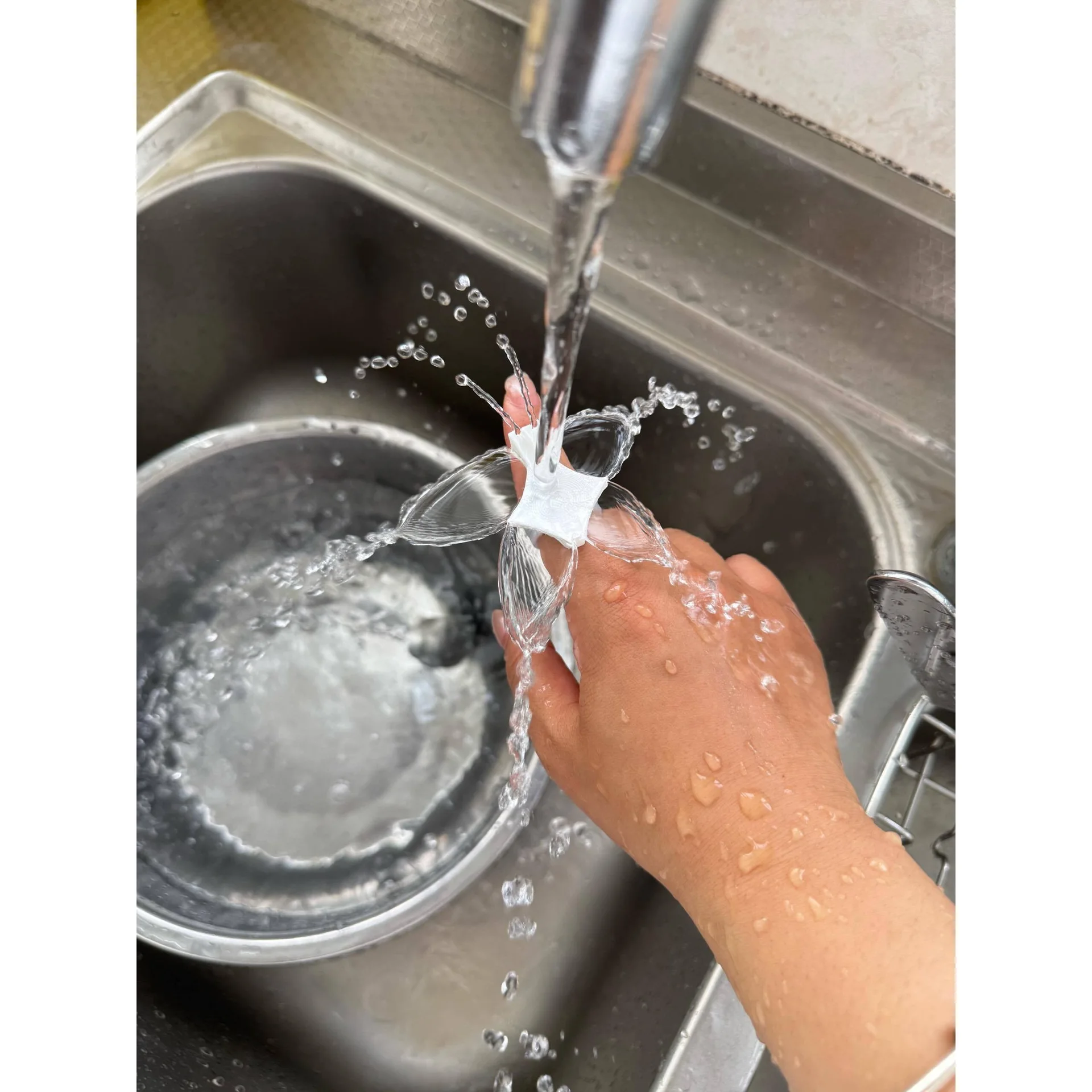 Butterfly Water Splash Ring, Flowing Water Effect, Creative Stress Relief Mini Ornament, Decorative Desktop Small Decoration