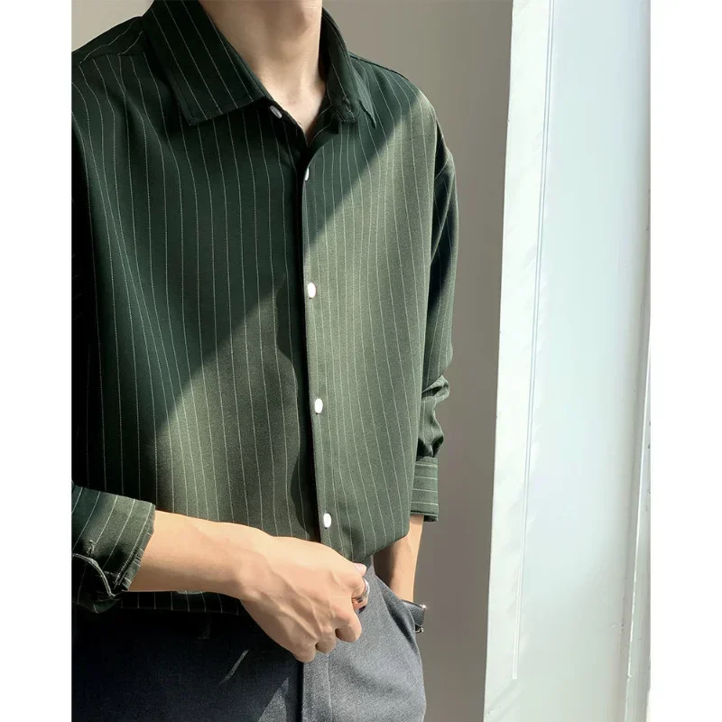 

2023 New Spring and Autumn High Grade Dark Green Striped Shirts for Men Long Sleeve Loose Business Casual Men Dress Shirt