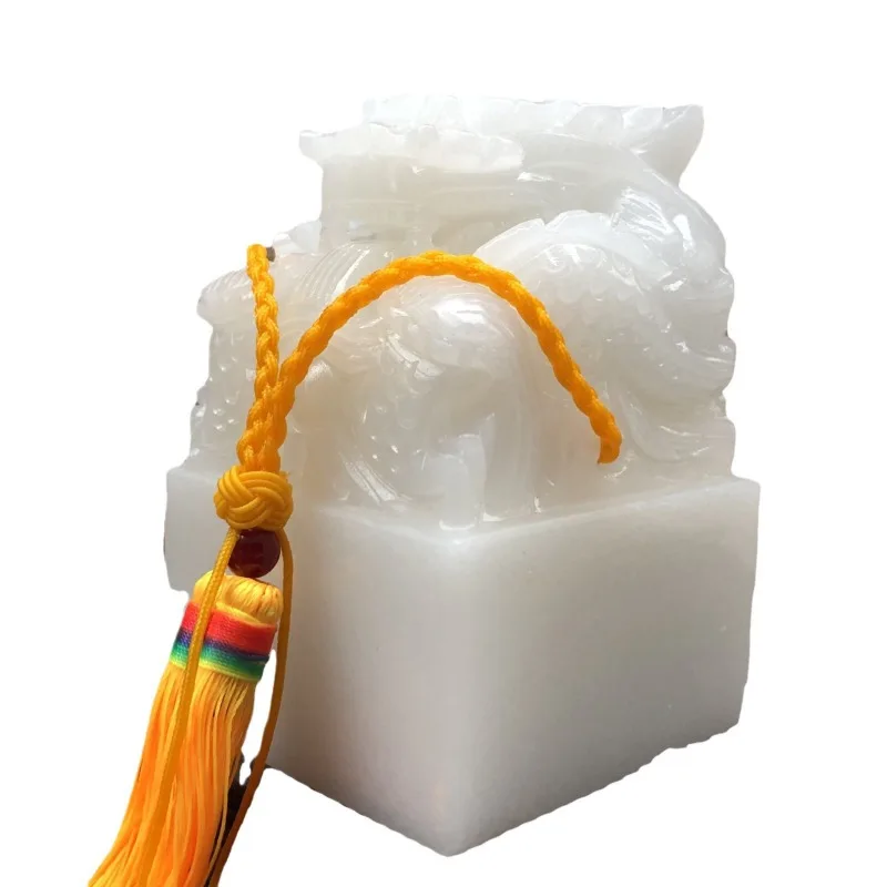 Natural jade dragon seal, Panlong jade seal, white marble Kowloon seal