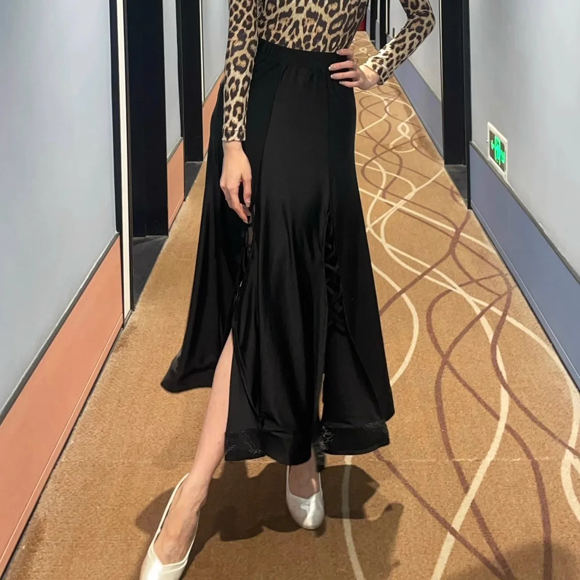 Nieuwe Ballroom Dansvoorstelling Moderne Dans Hoge Split Rok Voor Vrouwen Volwassen Nationale Standaard Dans Kostuum Rok Dragen DN22293