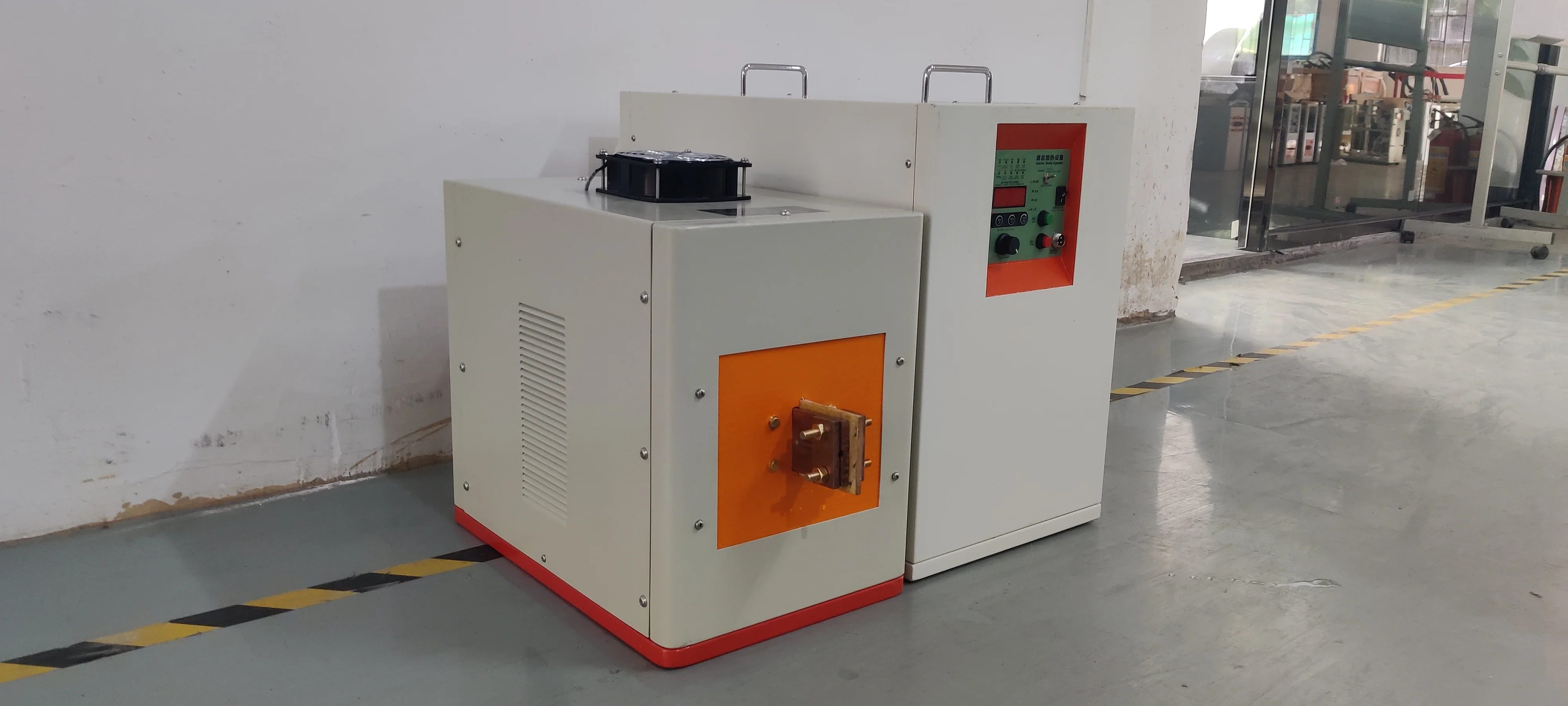 Ultra- high frequency heating machine for welding alloy