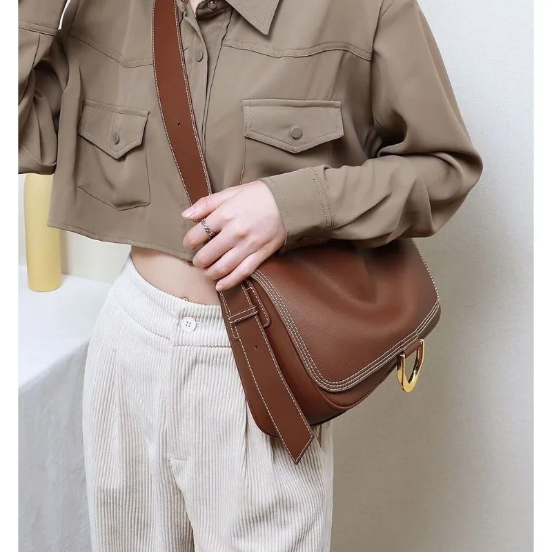 

Large Capacity Niche Design All-match Shoulder Bag Female New Style Schoolgirl Fashion Crossbody Bag Commuting Bag