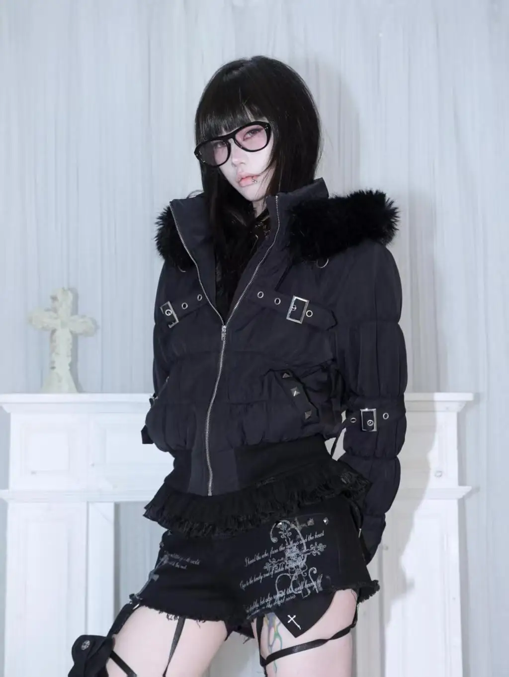 Sexy Punk Gothic Women's Cropped Puffer Parka Fur Collar Rivet Buckle Strap Ruched Waist Thick Warm Winter Streetwear Outfit
