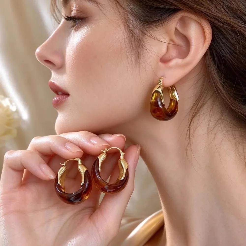 Vintage Marbled Resin U Huggie Earrings for Women, Minimalist Geometric Basket Pattern Premium Ear Jewelry