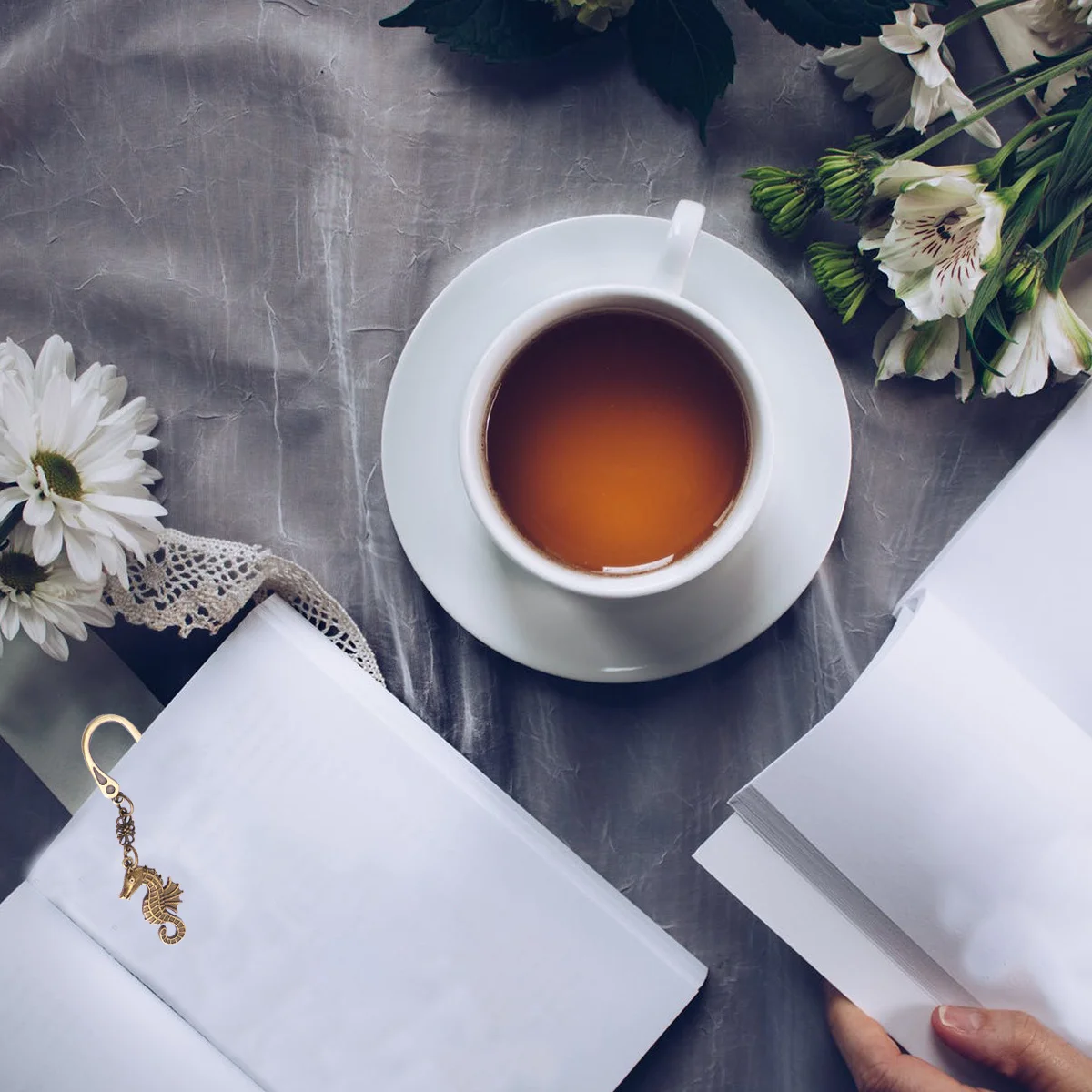 1 segnalibro in metallo modello vintage con ciondolo cavalluccio marino, design creativo per materiale scolastico per ufficio, segnalibro in metallo regalo