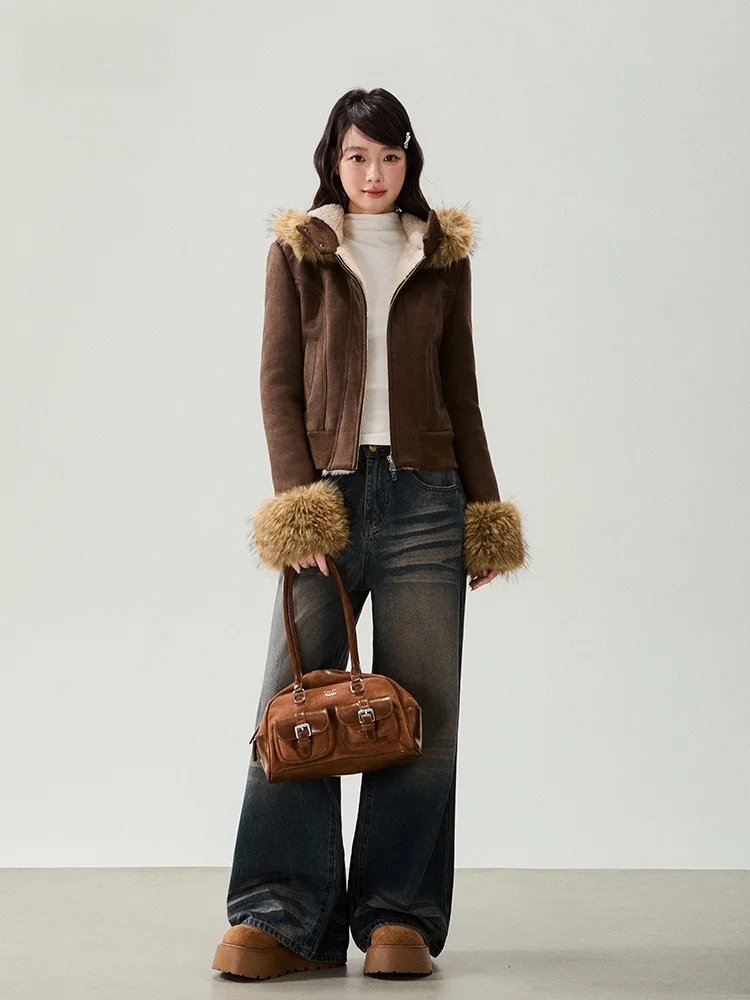 Jaqueta Feminina Marrom de Camurça Forrada com Gola de Pele, Estilo Retrô Americano, Casaco Curto Branco para Outono/Inverno