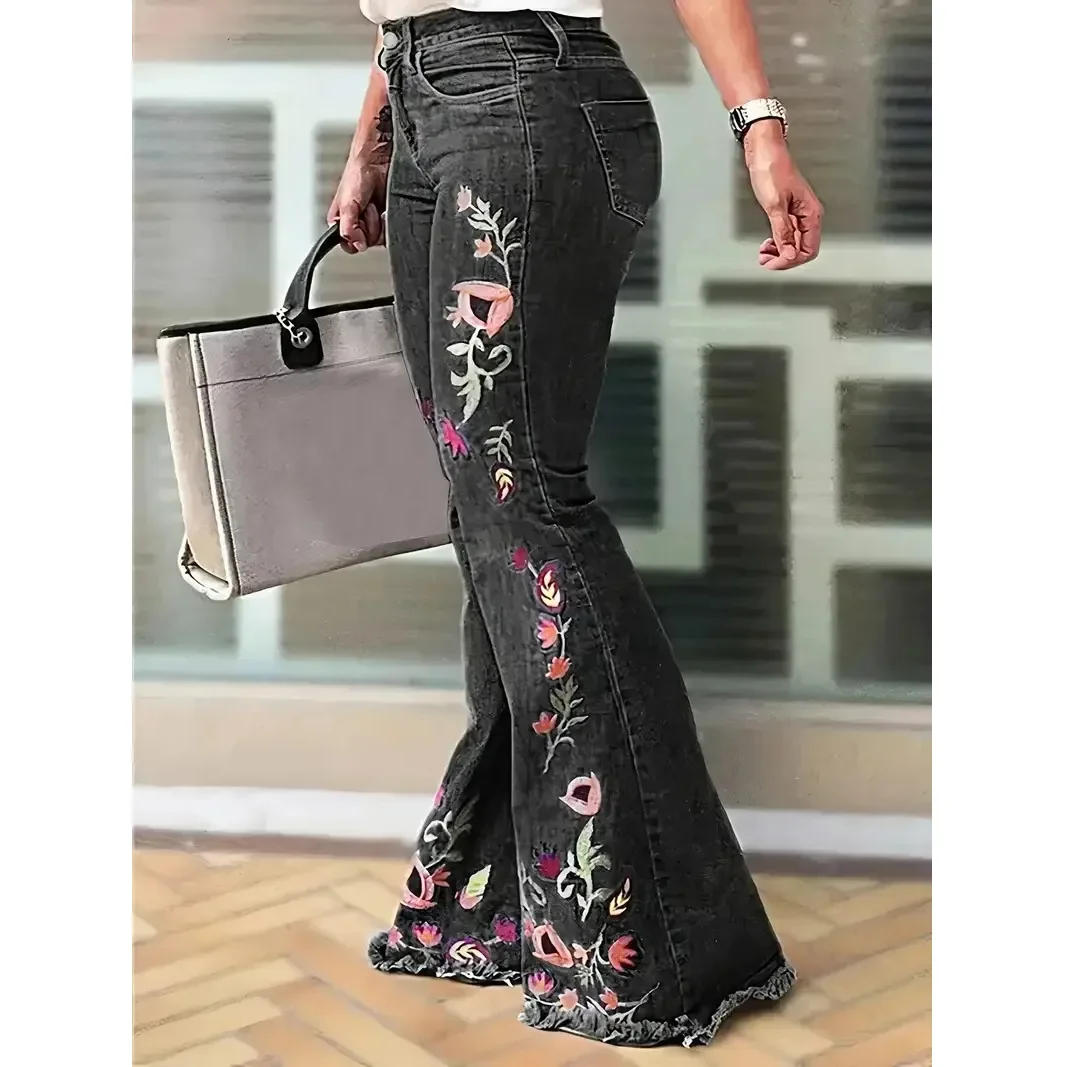 جينز دينم مطاطي أسود مقاس كبير للنساء مقاس كبير جينز متوهج صغير مغسول من قماش الدنيم موضة جديدة 2025 سراويل كبيرة الحجم #1