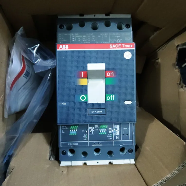 ABB T4H250 PR221DS-LSI R250 F F 3P 250A