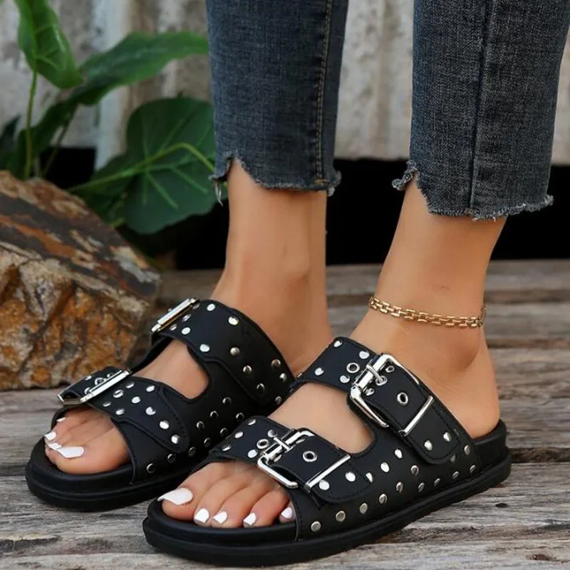 2023 Women\'s Summer Beach Open-toe Slippers Flat Sandals Men/women\'s Pin Buckle Rivet Decorative Slippers Roman Style Flip Flops