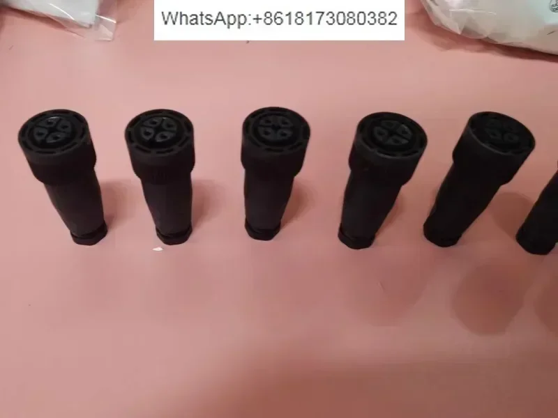 

Разъем M18x4 ZBE02 ZBE03 ZBE06 штекер в наличии 1 шт.