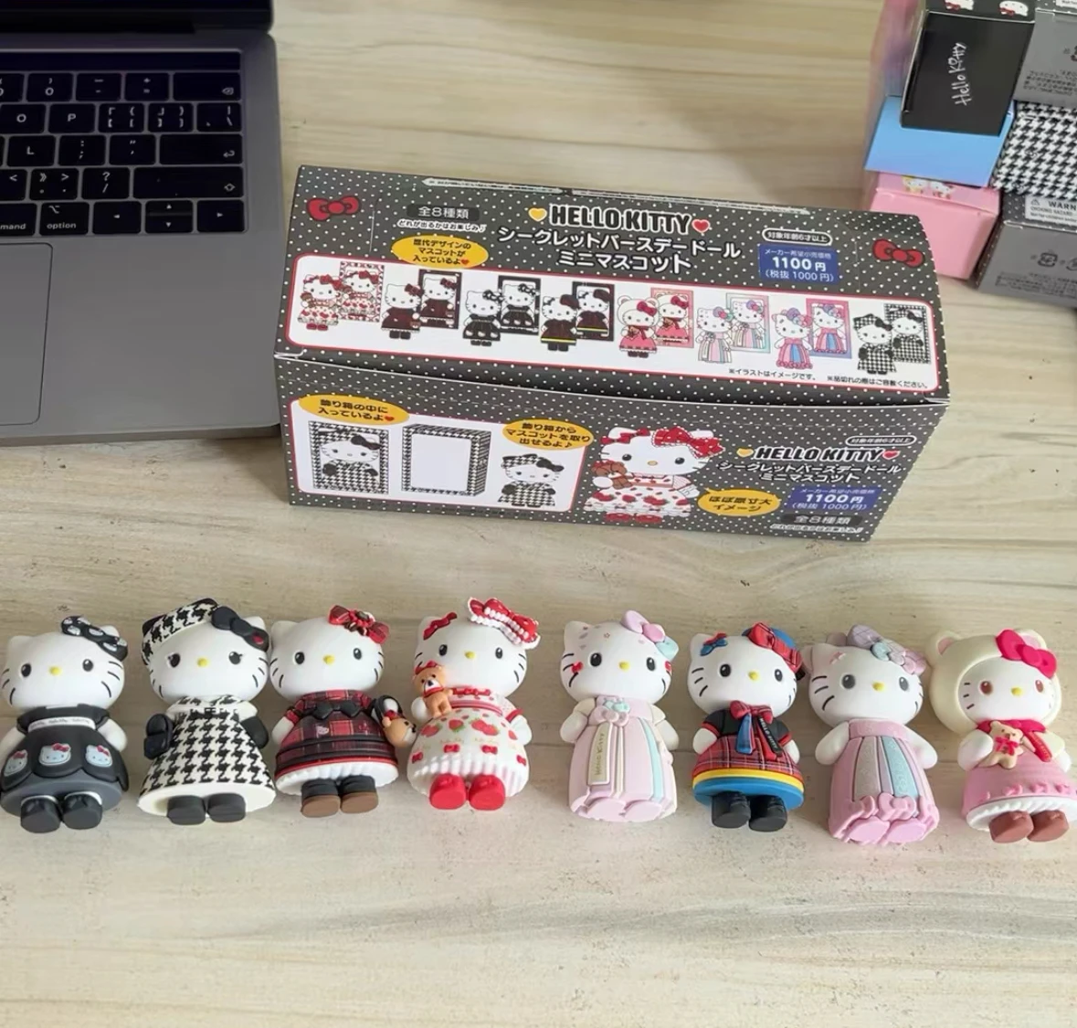 

Sanrio Hello Kitty Socialite Style Mystery Blind Box Cute Kt Cat Action Figures Model Toys Collection Ornaments Girls Boys Gifts