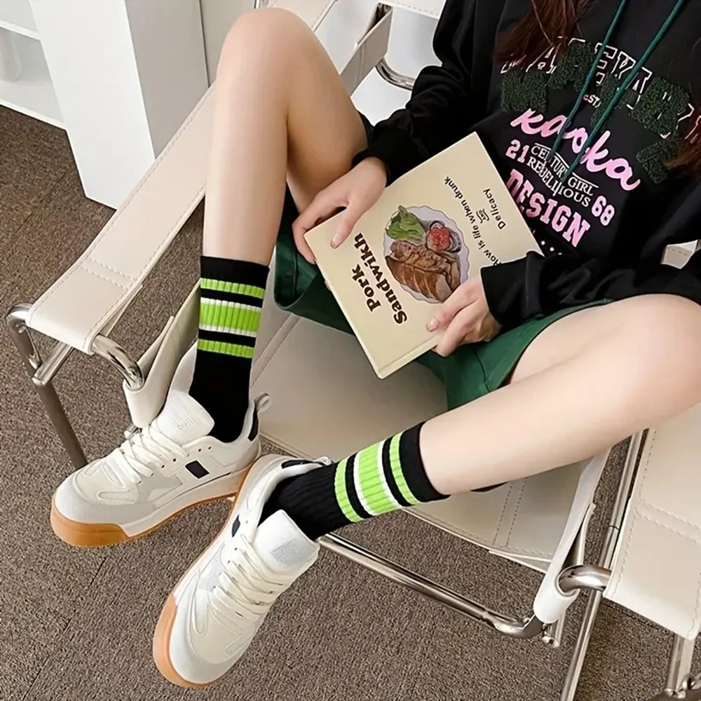 10 Pairs Women\'s Striped Mid Length Socks Fashionable Versatile Trendy Short Socks Comfortable Lightweight and Breathable Socks