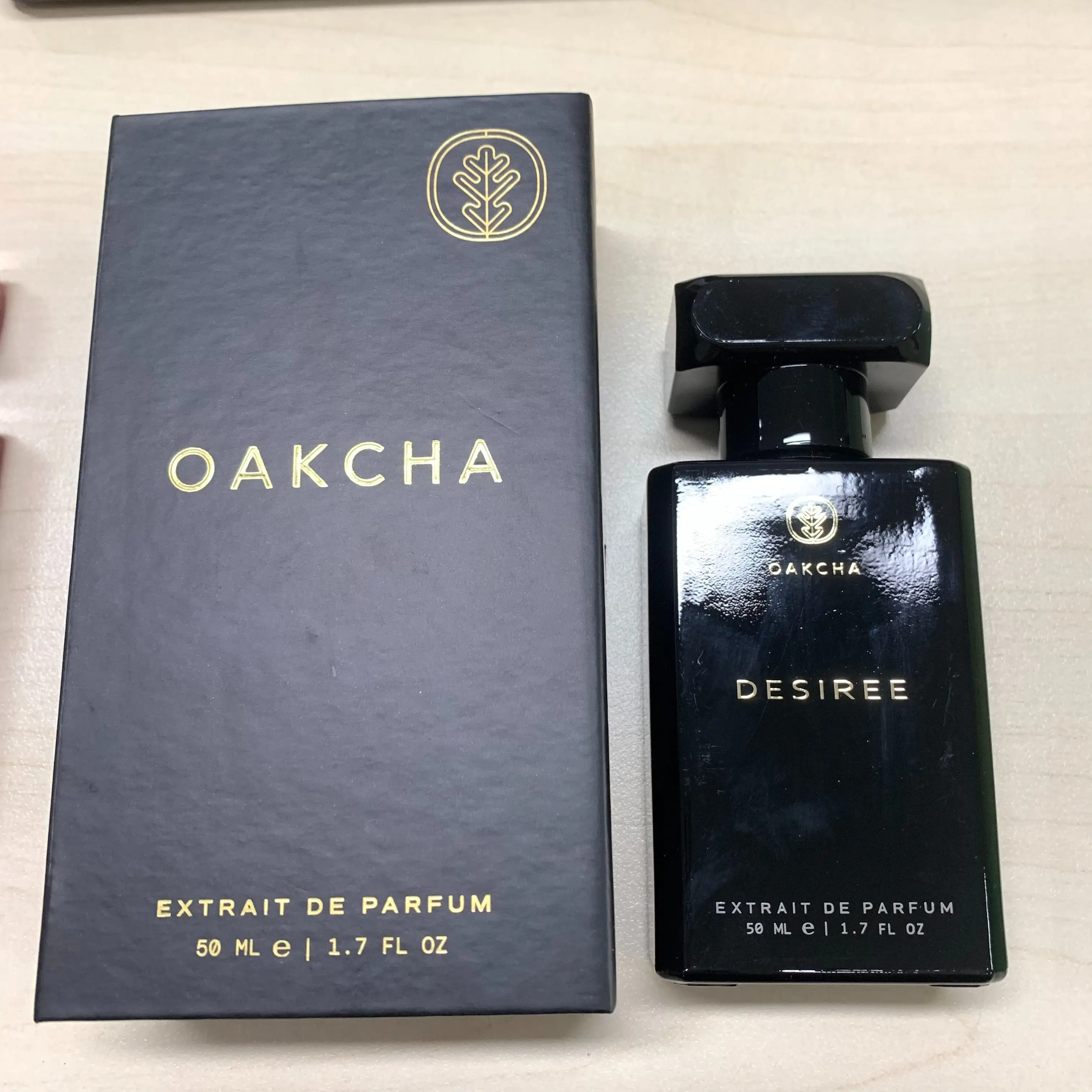 

OAKCHA Desiree Extrait de Parfum: 50ml Sleek Black Bottle, Rich Floral Scent for Women