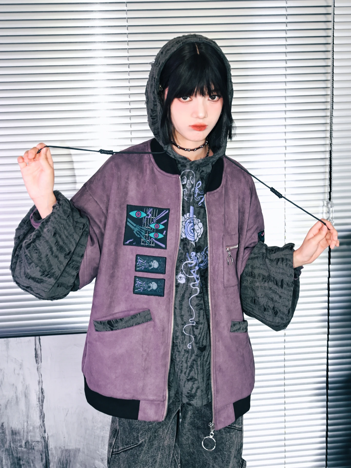 

Женская бейсбольная куртка в стиле пэчворк, модная, с эффектом потертости, на молнии, свободного кроя, из полиэфирного волокна, со шнурком, стандартный крой