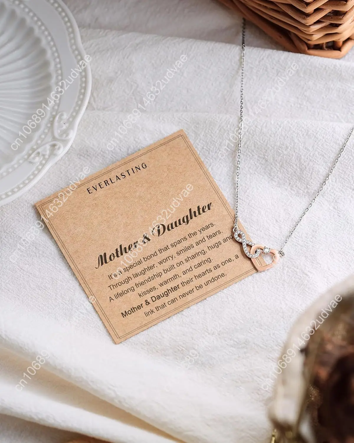 Shonyin Dainty Heart-felt Infinity Heart Necklace for Mother Daughter Girlfriend Soulmate Grandma Granddaughter Mother-in-law Fr