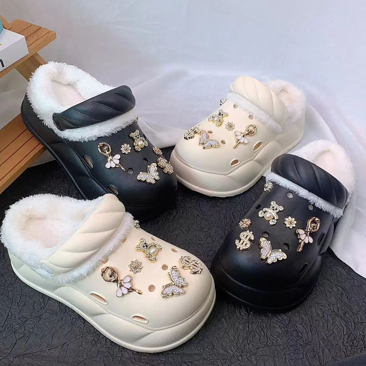 New Style Furry Slippers for Women, Plush Clogs for Dancing Girls, Thick-Soled Clogs, Non-Slip, Elevated, Warm, Soft, Comfortable Clogs
