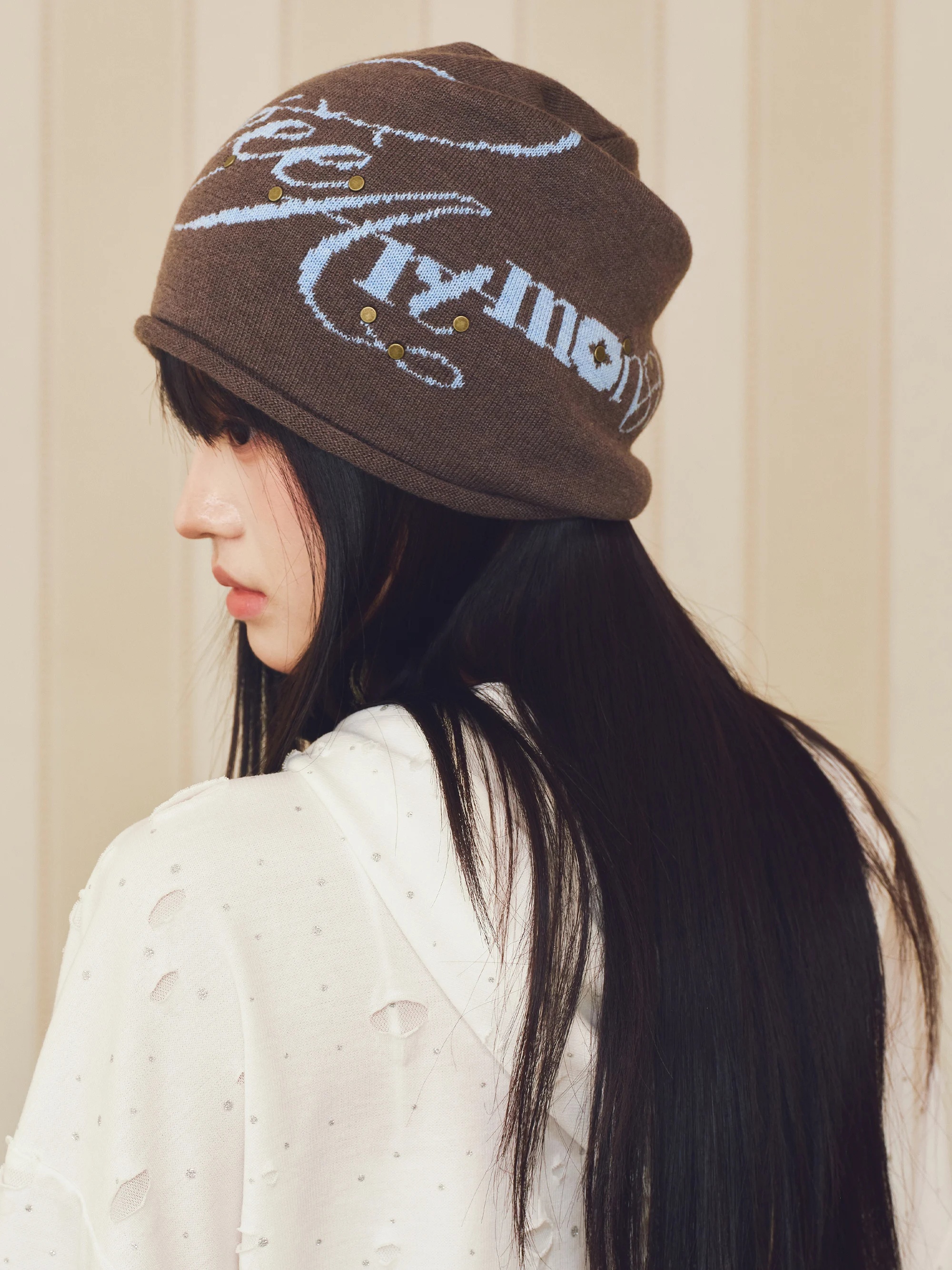 Eeearonster 'Flowing Light' Handwritten Letter Embroidered Knitted Hat Vintage Rivet Cuffed Cold Cap Unisex All Seasons