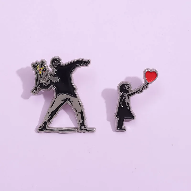 Broche en émail de bande Vintage, broche créative d'un homme tenant des fleurs et une petite fille tenant des ballons, accessoires de revers, Badg en métal