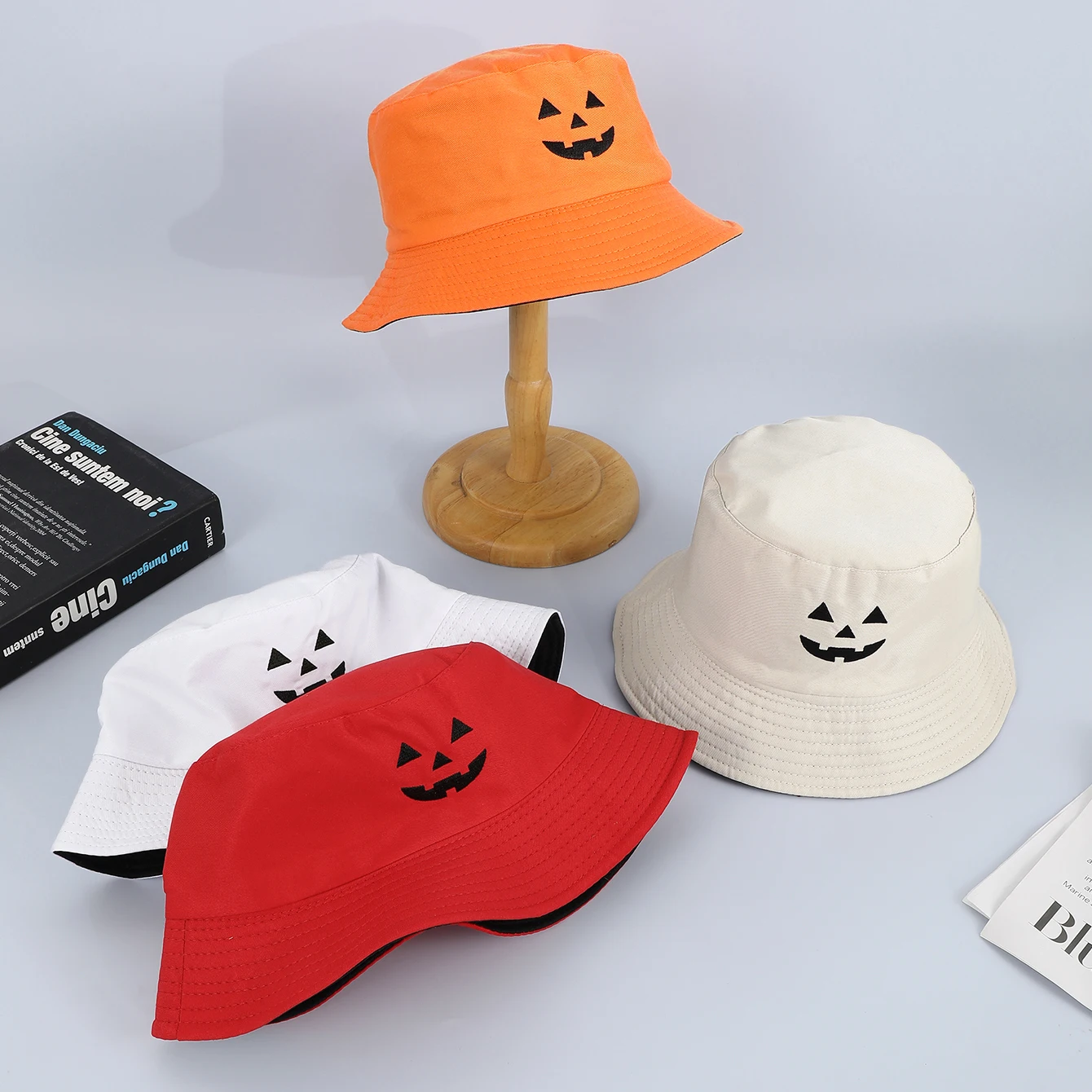 New Halloween-themed embroidered pumpkin smiling fisherman's hat, fashionable and versatile double-sided sunshade basin hat