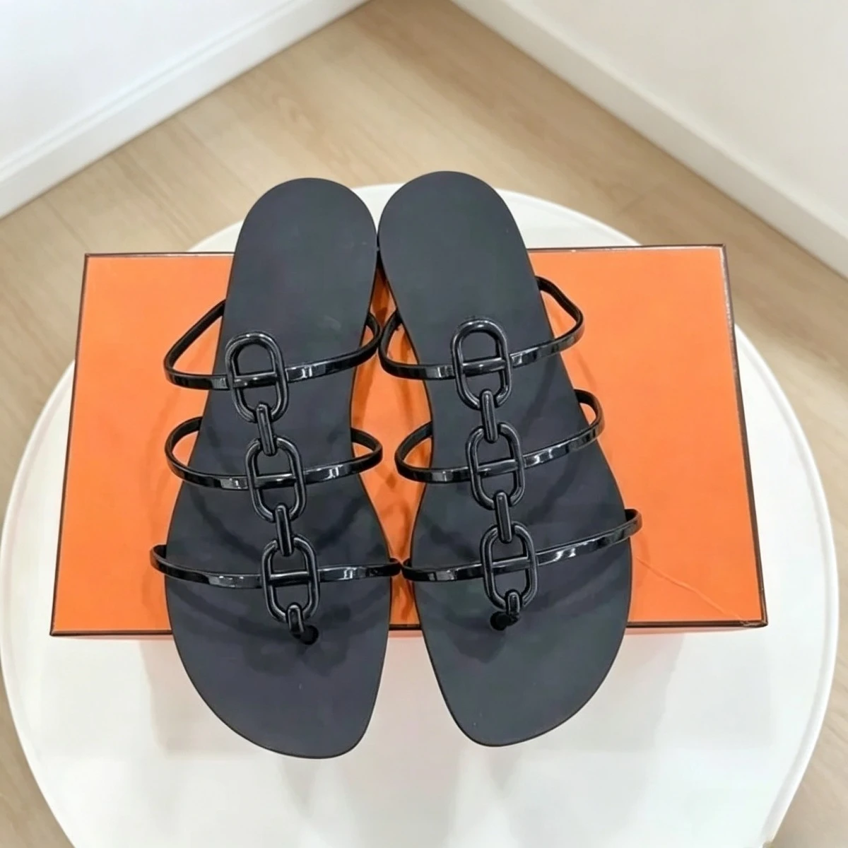 

2026 New Casual Plus Size Flat Bottom Sandals Women's Hot Selling Vintage Outerwear Slippers Fashion Style Adult Footwear