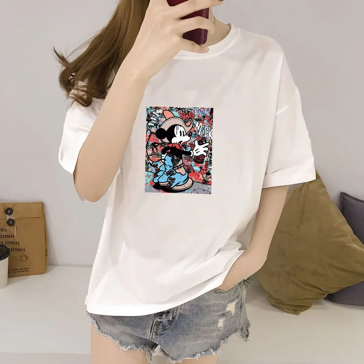 

Cartoon Mouse Tee 2025 White Cotton T-shirt Denim Outfit Cap Design Colorful Graffiti Style Summer Casual Streetwear Oversized