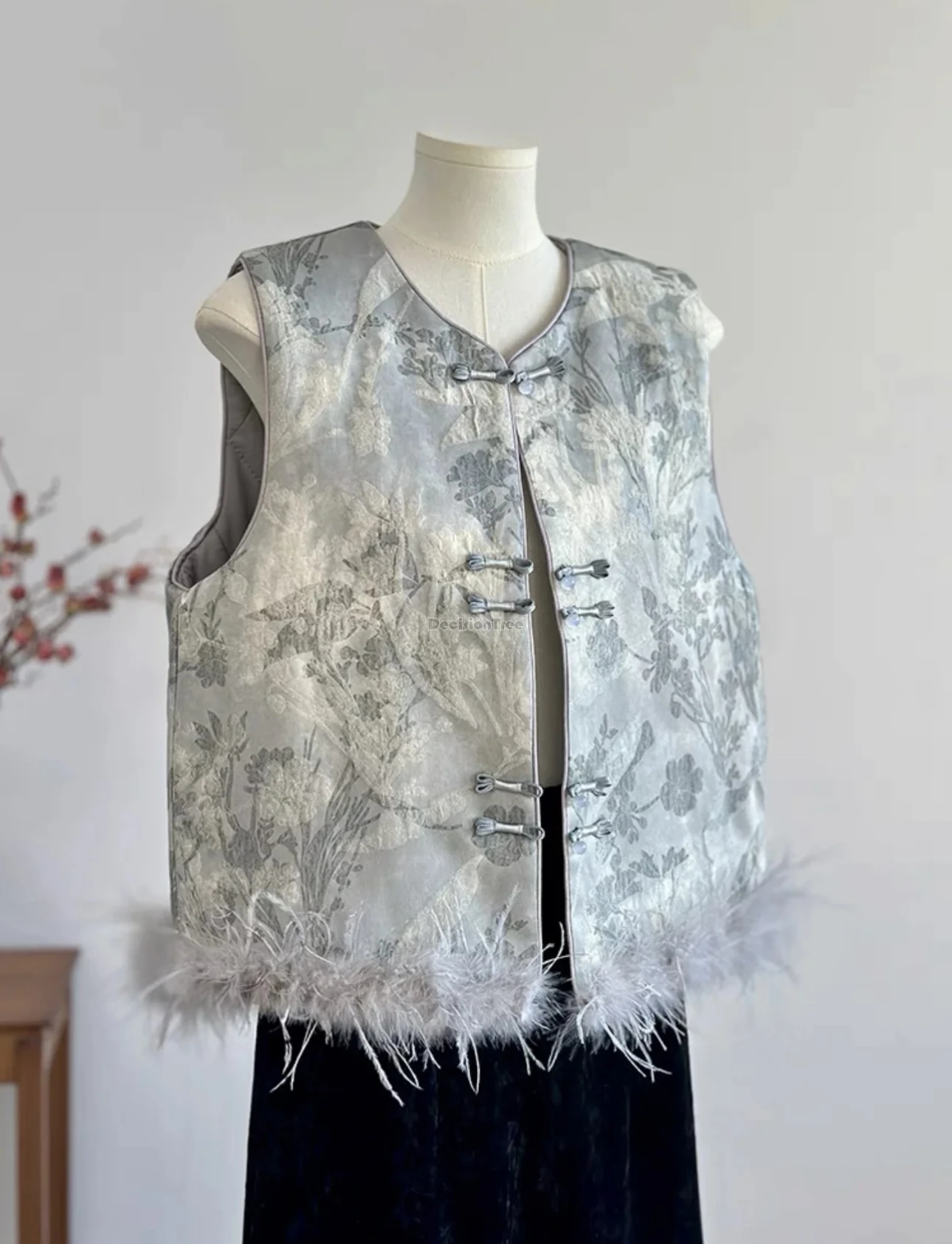 

2025 new chinese retro fashion style round-neck cheongsam button vest jacquard patchwork wool design tang suit waistcoat women