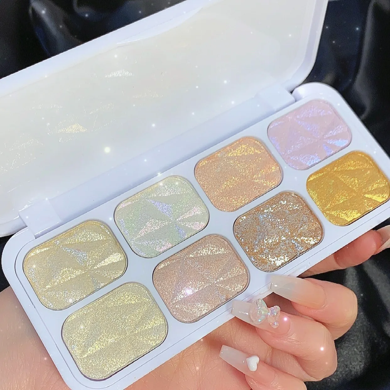 New 8-color glitter pink pearl waterproof stage eye shadow sleeping silkworm high gloss dressing plate eye shadow makeup plate