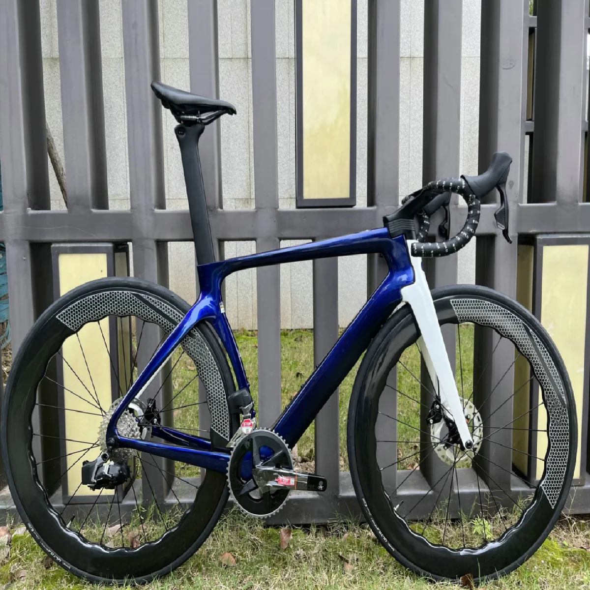 

40 Colors Carbon Complete Bike Chameleon Blue Road Bicycle with R7020 Groupset T1000 6560 Wheelset