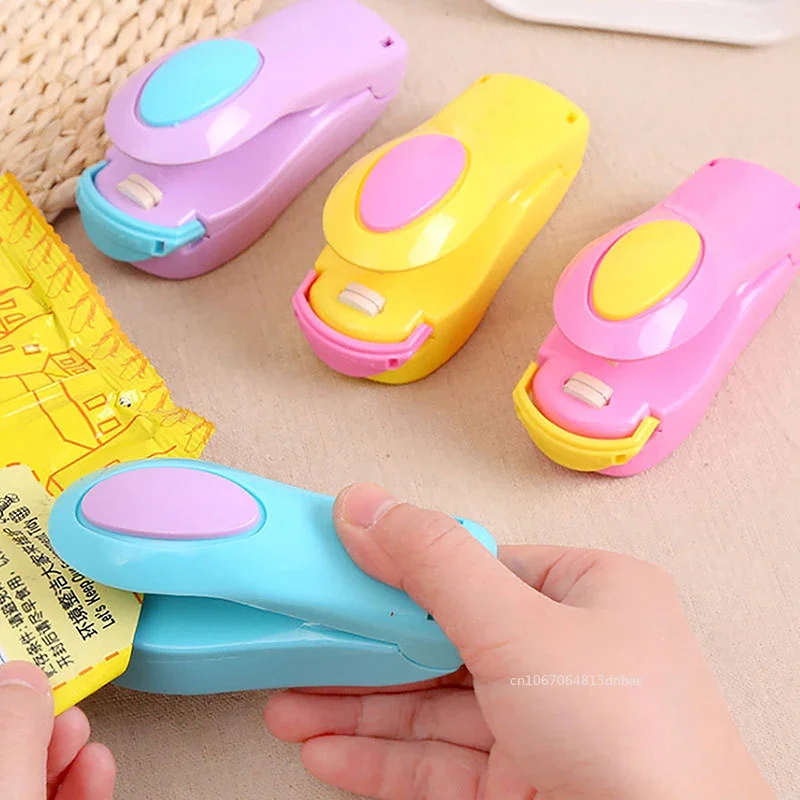 1pc Sealing Machine Mini Portable Sealing Clip Hand Pressure Heat Sealing Machine Food Fruit Snacks Preservation Small Tools