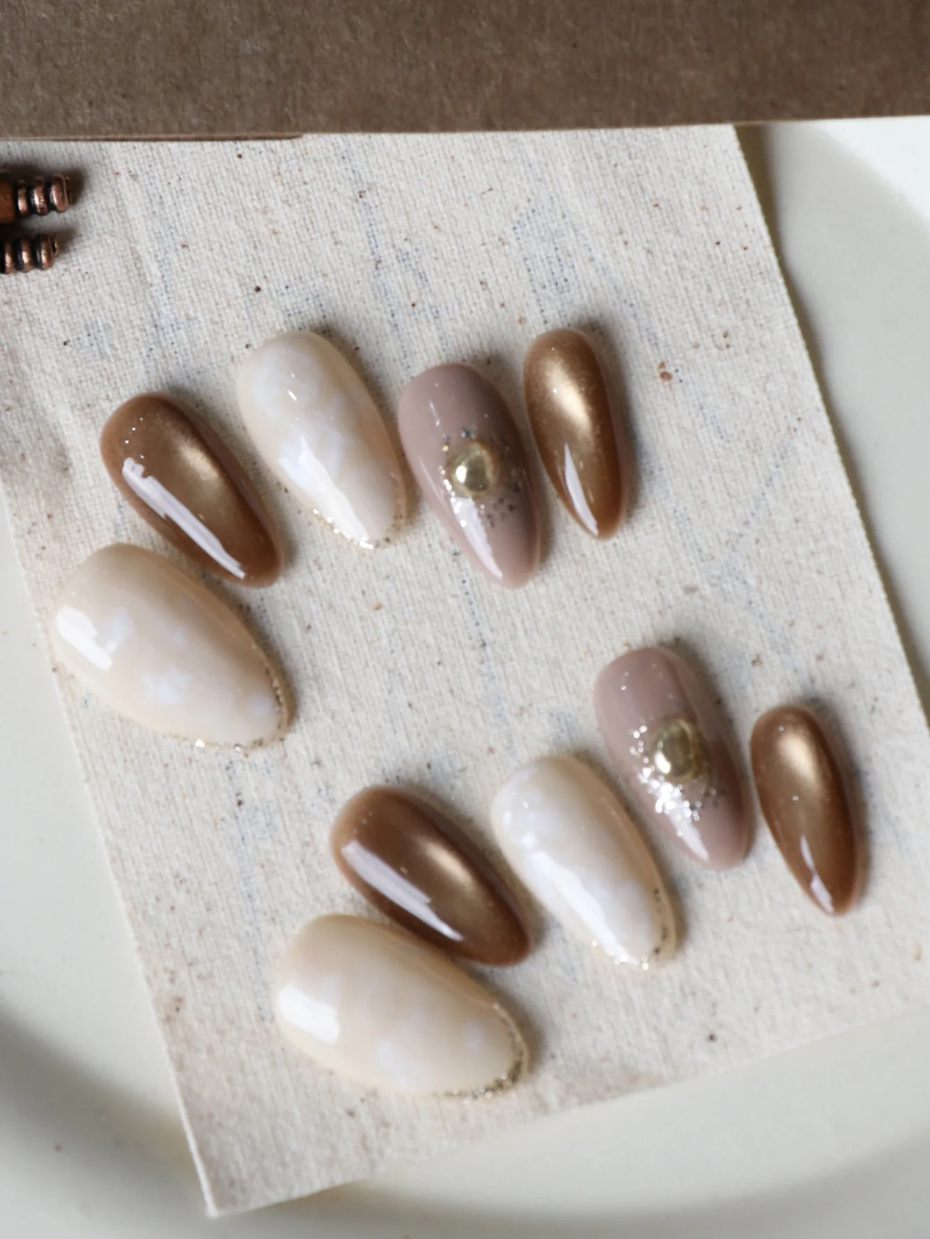 10Pcs Press on Nails Short Brown Cat's Eye White Halation Press on Fake Nails Includes 1 Sheet of Adhesive Tabs & 1 Pc Mini File