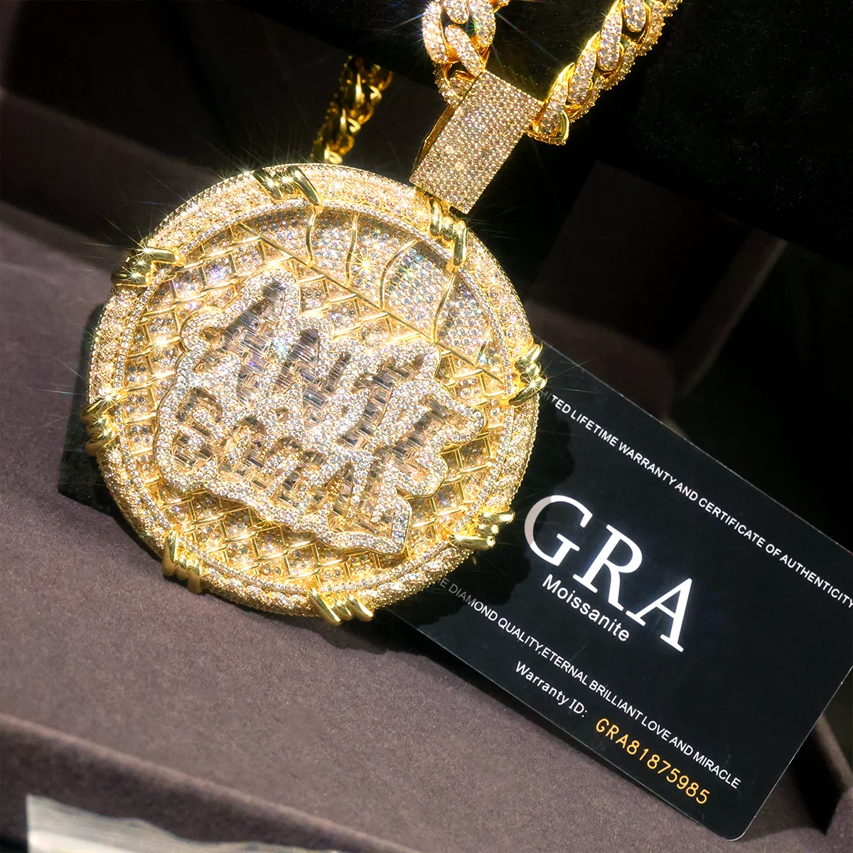 

Hip Hop Iced Out Custom Name Pendant Necklace, Cuban Link Chain, Full Micro Pave Baguette Zircon, Bling Round Charm, Rapper