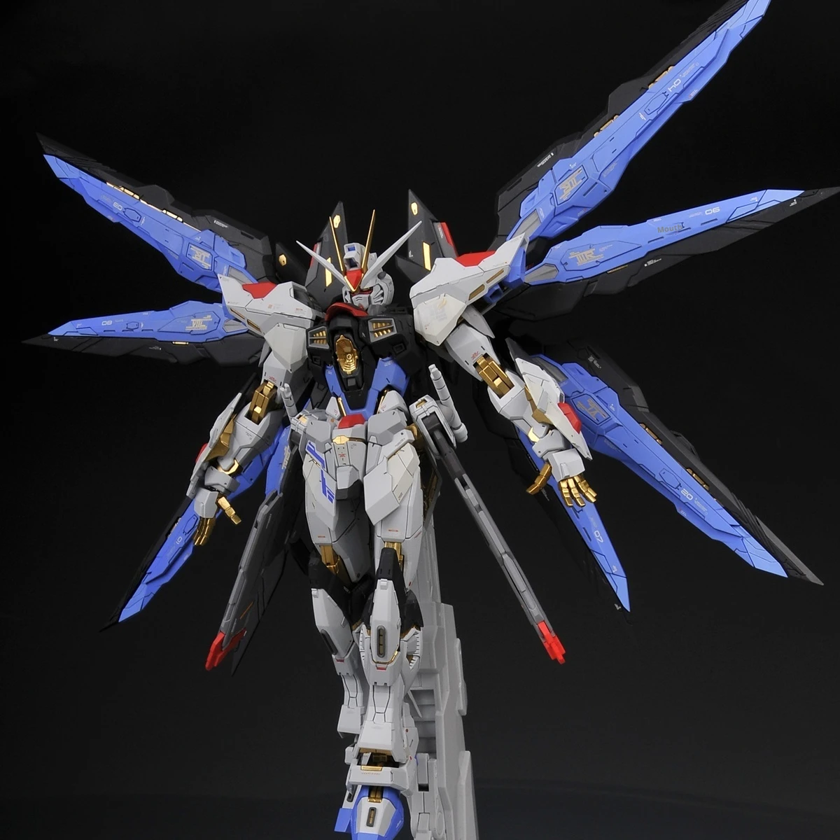 Daban 8802 Assembly Plastic Model Anime Mg 1/100 Zgmf-X20a Strike Freedom Mb Style Platform Water Patch Action Toys Figure Gift