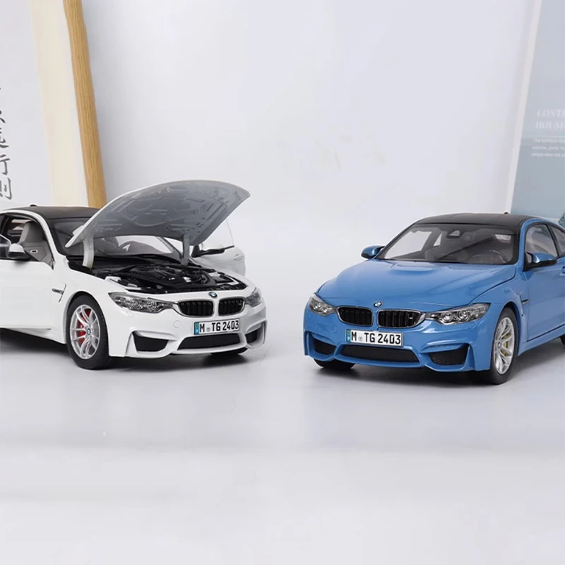 Diecast Original 1:18 Scale BMW M4 Coupe G82 Simulation Alloy Car Model Static Display Collectible Toy Gift Decration Souvenir