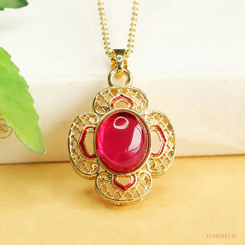 

Кулон-цветок из выращенного рубина (красный корунд), ювелирное украшение