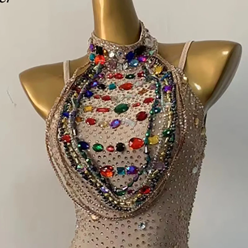 Robe de spectacle de danse latine pour femmes, vêtements de scène internationale, haut de gamme, personnalisé, coloré, diamant Samba
