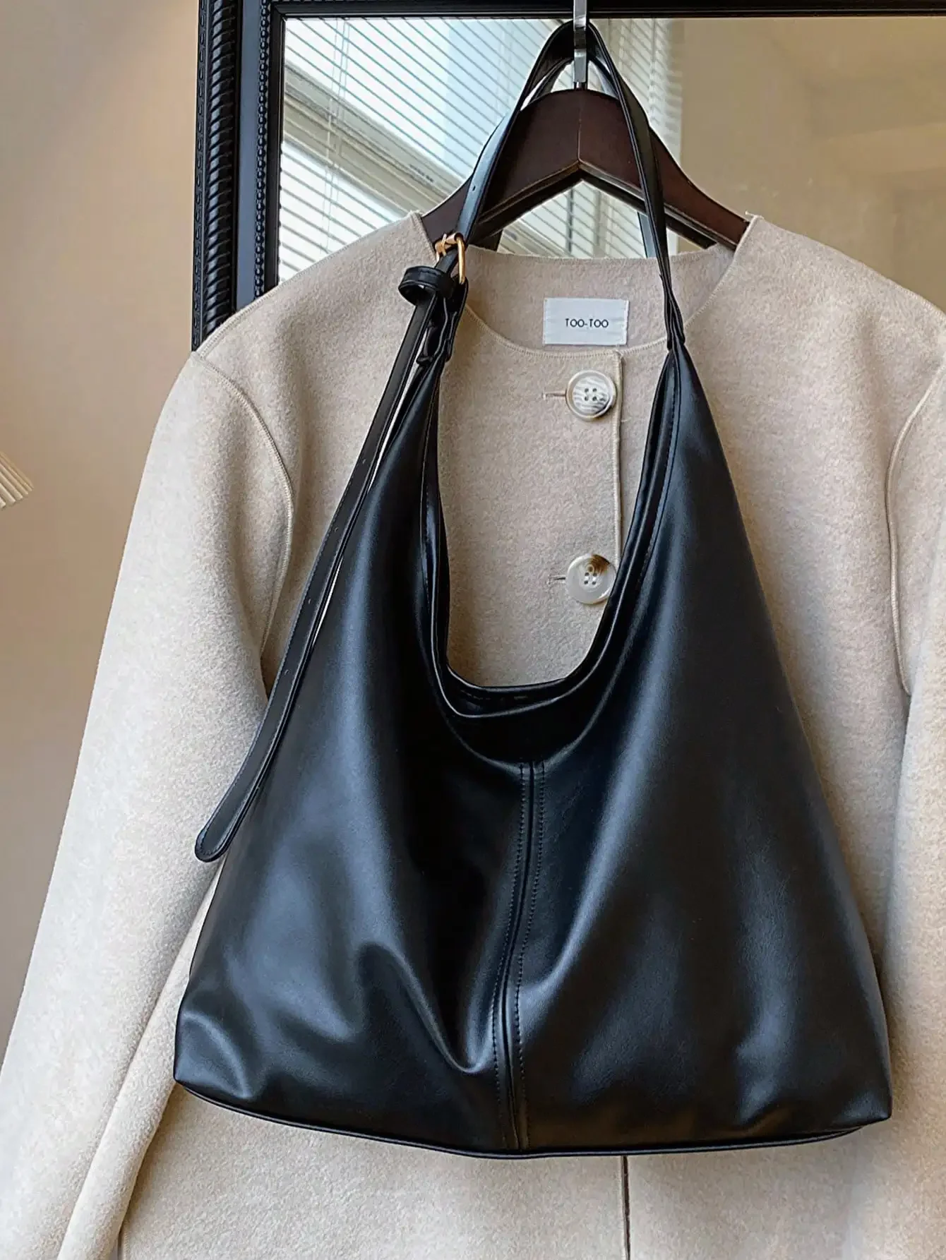 Vintage Large Capacity Shoulder Bag for Women with Soft Solid Crossbody Bag