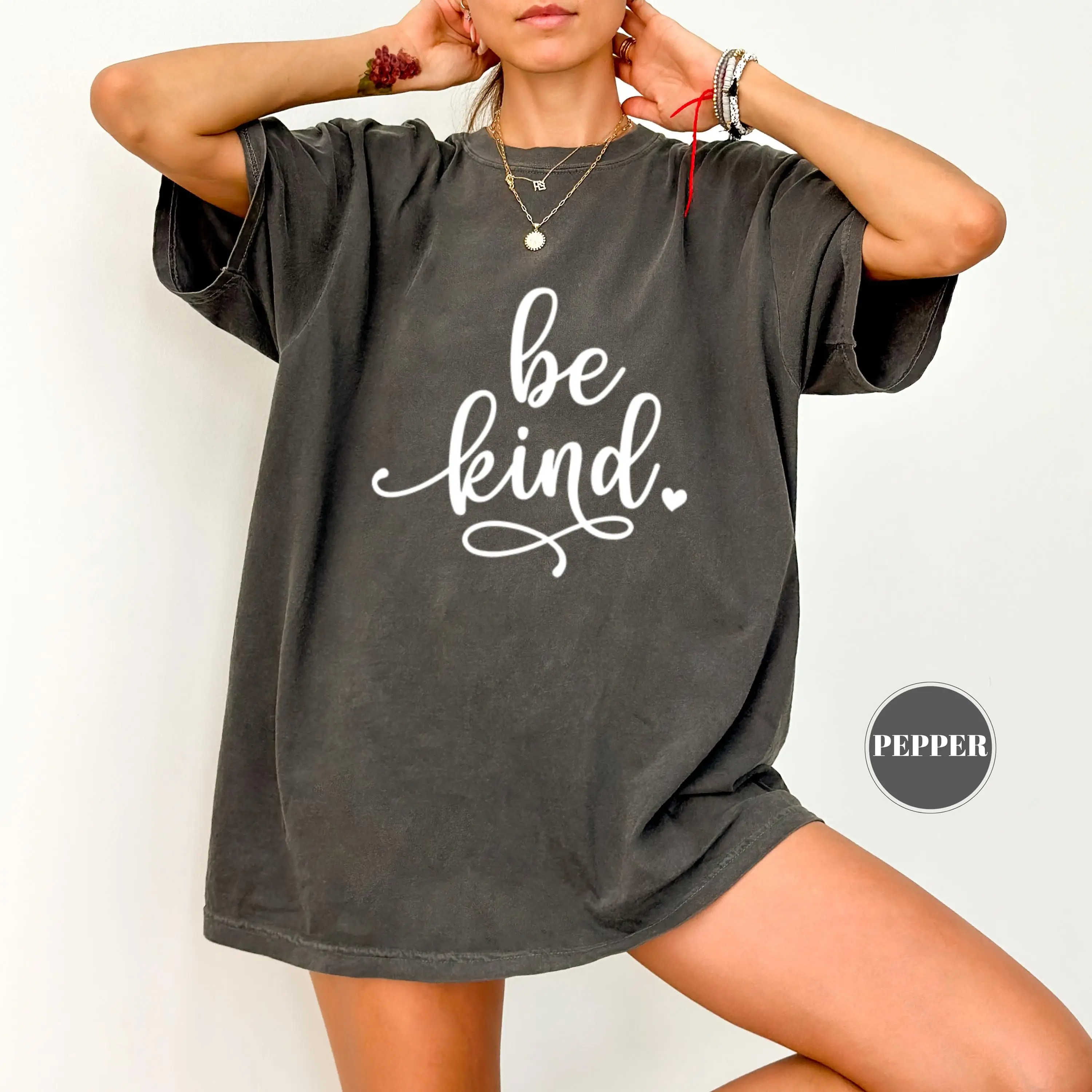 

Женская футболка больших размеров с принтом Be Kind, из чистого хлопка, дышащая, стильная, универсальная, в уличном стиле, оверсайз